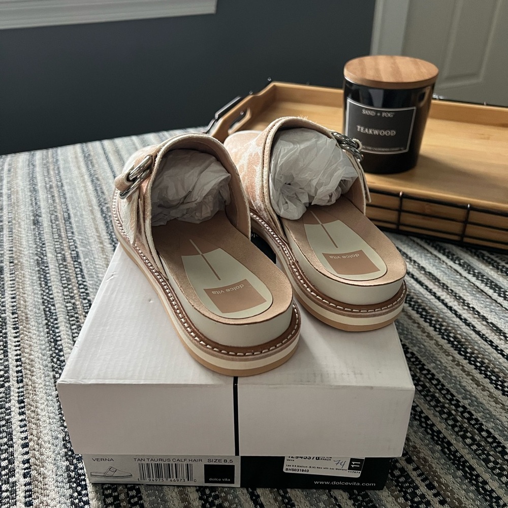 NIB: Dolce Vita Cow print mules - Picture 3 of 5